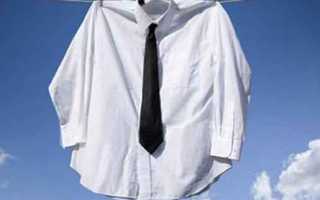 Как отстирать белую рубашку и убрать грязные пятна в домашних условиях