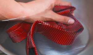 Стираем мужской галстук дома – практические советы и рекомендации по уходу