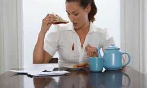 Как вывести пятна из белой блузки в домашних условиях быстро и эффективно