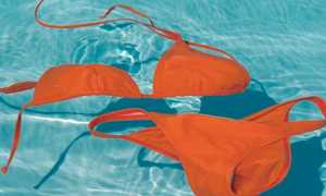 Как эффективно отстирать пятна на купальнике в домашних условиях