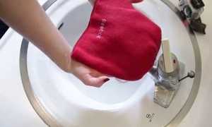 Как правильно постирать шапку в стиральной машине и вручную: советы и рекомендации