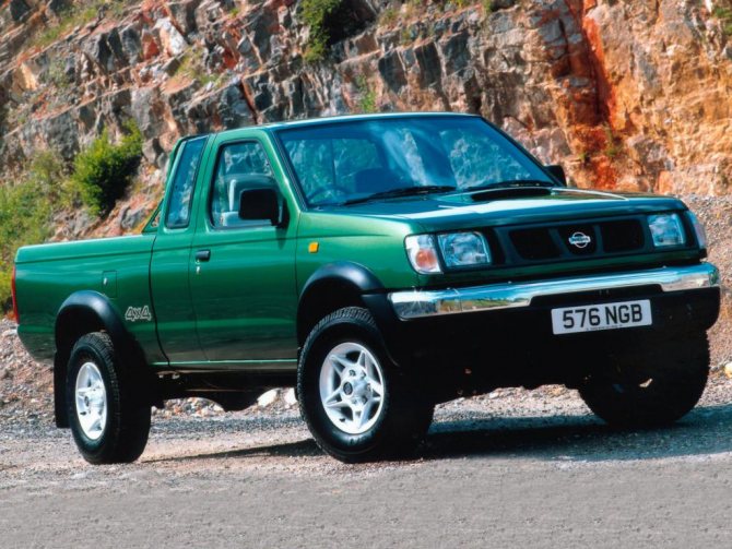 Автомобиль Nissan Navara 1997