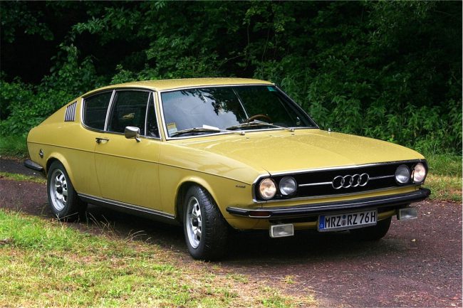 Первое поколение Audi 100