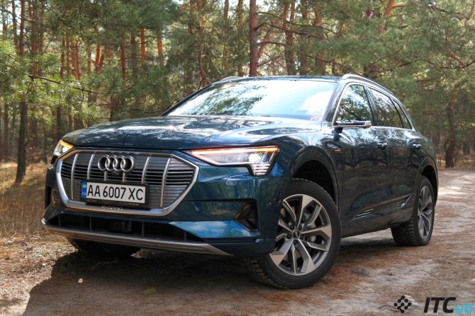 Тест-драйв Audi e-tron: не слишком ли поздно?