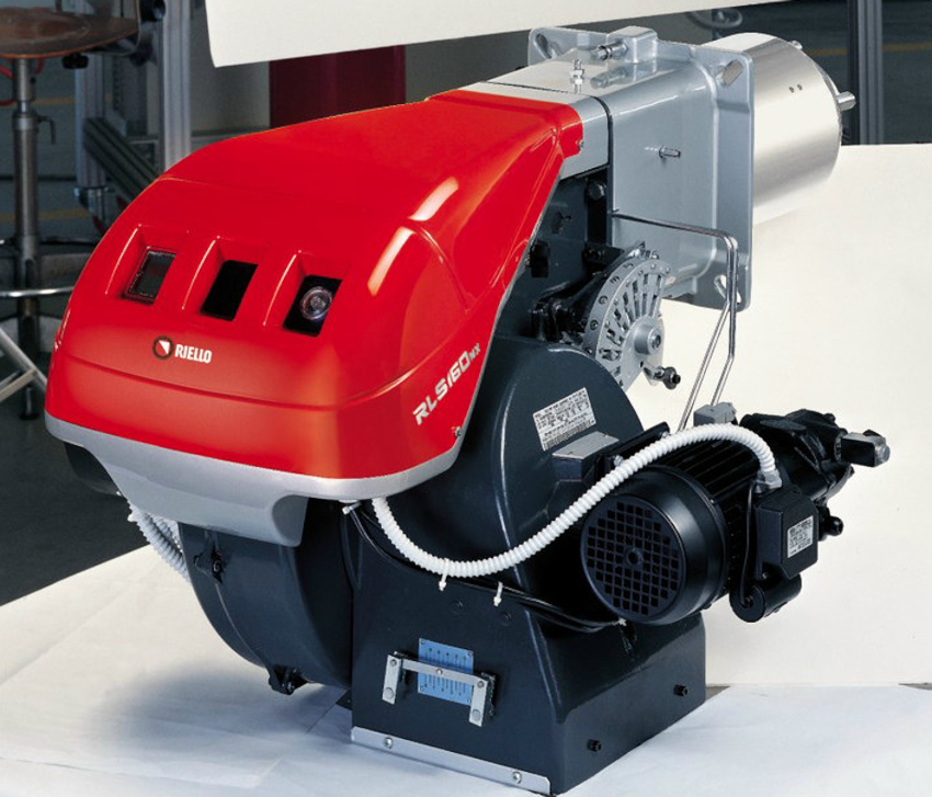 Турбированная газовая горелка имеет целый ряд преимуществ перед атмосферной Турбированная газовая горелка имеет целый ряд преимуществ перед атмосферной