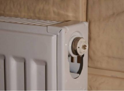 Кран Маевского для стравливания воздуха Кран Маевского для стравливания воздуха