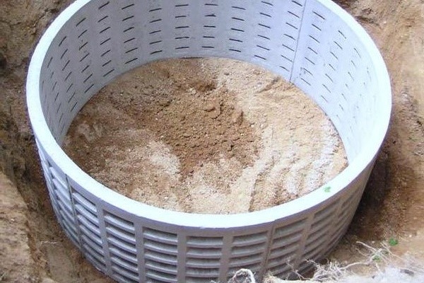 Бетонное кольцо с перфорацией