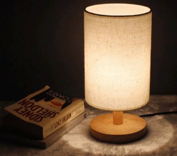 Настольный светильник с тканевым абажуром
