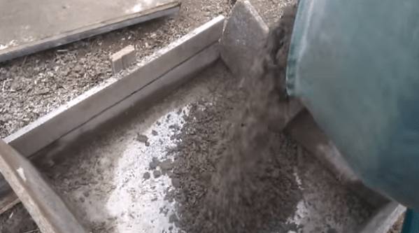 Приготовленная в бетономешалке однородная смесь