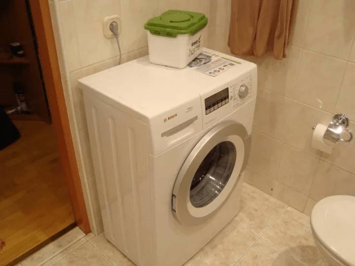 Розетку располагают рядом со стиральной машиной