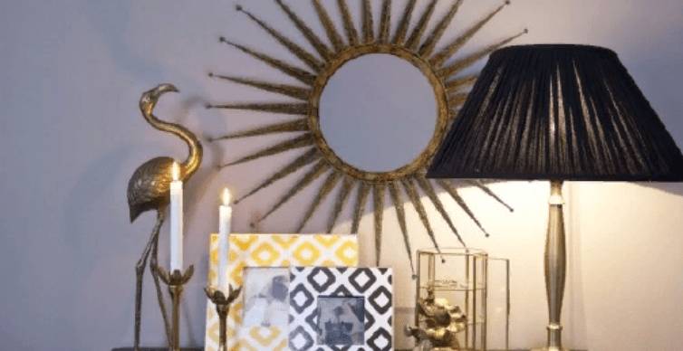 Лампа с темным абажуром