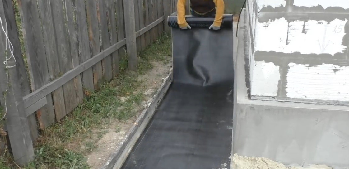 Устройство гидроизоляционного слоя