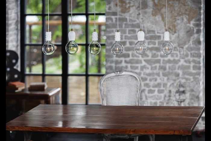 Лампы на длинном подвесе