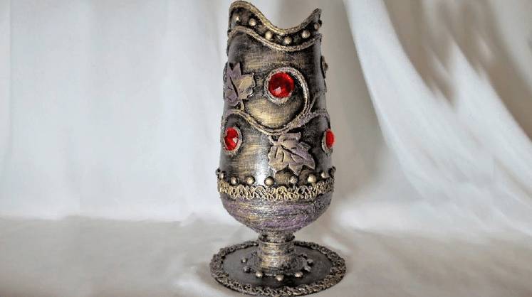 Вазы с рельефным узором