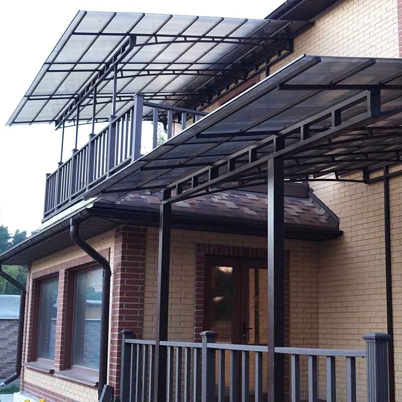 Односкатный козырек над крыльцом – самая простая конструкция