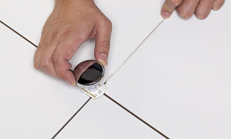 Датчики размещаются на поверхности пола