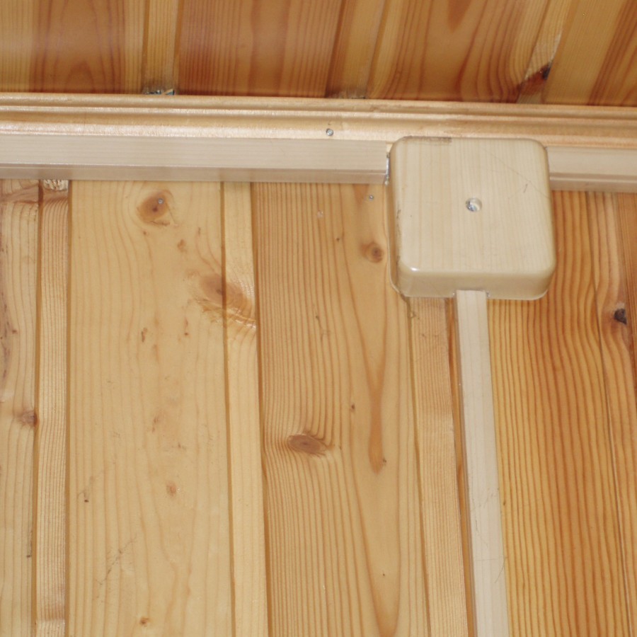 Декоративный кабель-канал «под дерево». Материал - ПВХ (он же пищевой пластик).