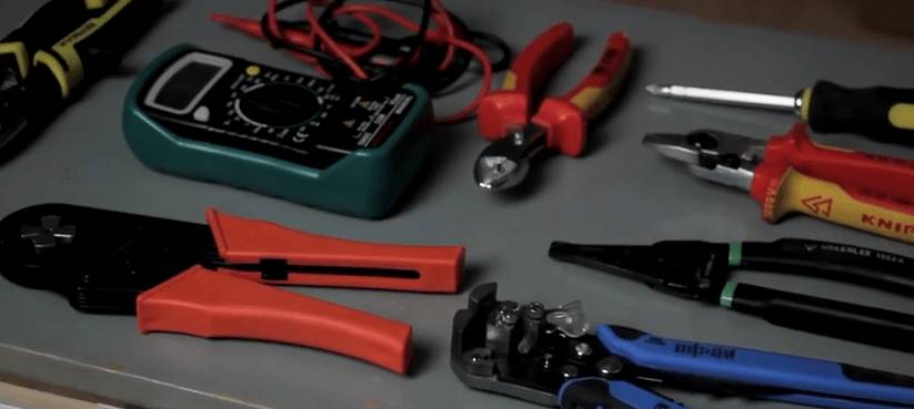 Следует заранее подготовить инструменты