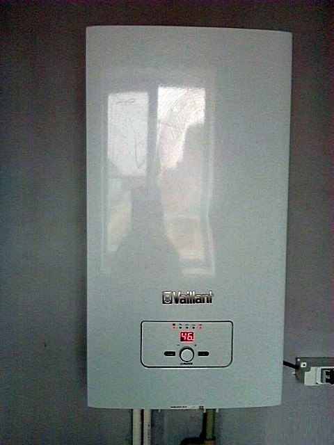 Двухконтурный электрический котел «Vaillant».